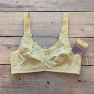 Trulife Naturalwear Mastectomy Bra Womens 34A Cream Wireless 4022